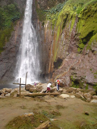 Cerca de la catarata